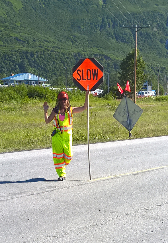 Sehr charmantes Straßenschild an einer Baustelle in Valdez